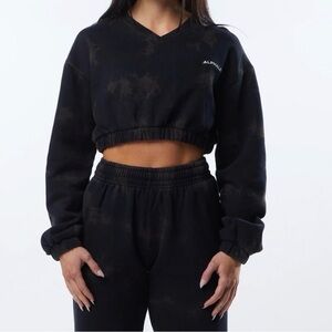 Alphalete Tie-Dye Cropped Sweater Here Comes the Sun HCTS Black Size Small